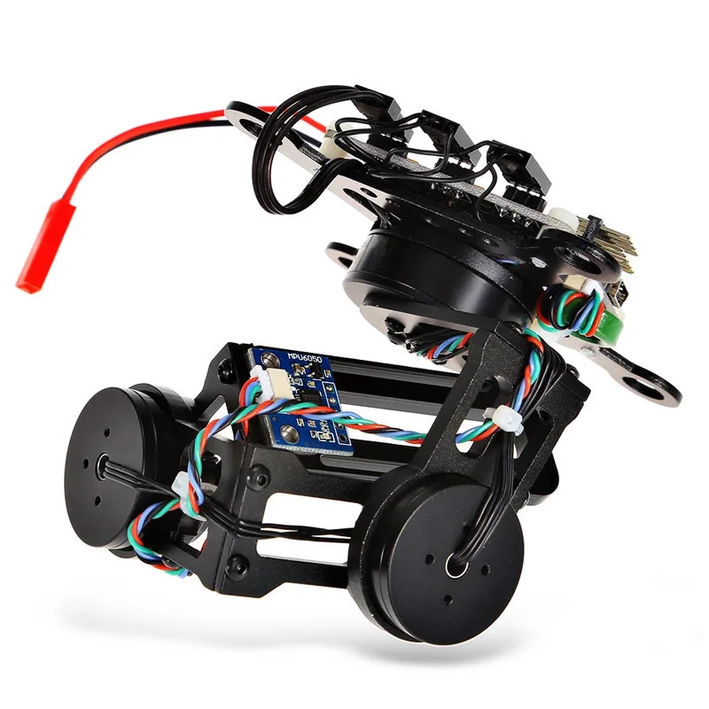 Gimbal Storm32 3 axes sans balais en configuration 2 axes, fixé sous un drone, prêt pour des prises de vue stabilisées.