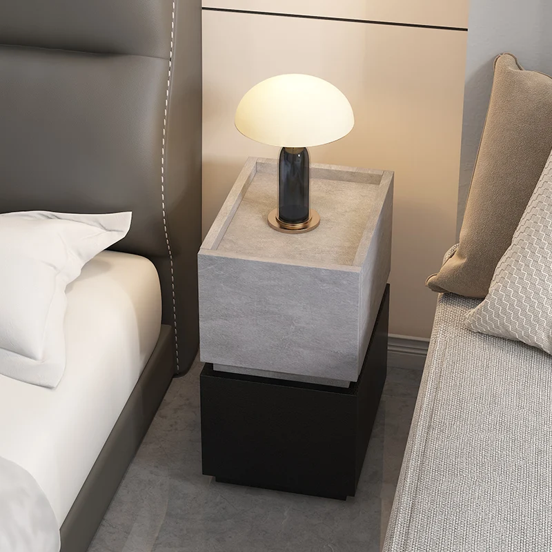 Comodino moderno per camera da letto con giunture in legno e sfondo nero - immagine 5