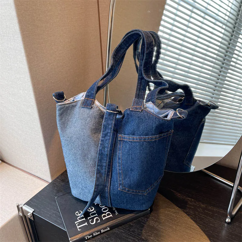 

2023 New Denim Small Tote Bag For Women Denim Shoulder Crossbody Bags Jeans Bucket Bag Female Casual Designer Handbag and Wallet