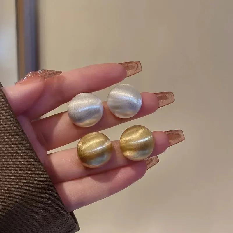 New Fashion Gold Color Metal Matte Brushed Earrings for Women Exquisite Minimalist Frosted Round Ear Buckle Jewelry Accessories