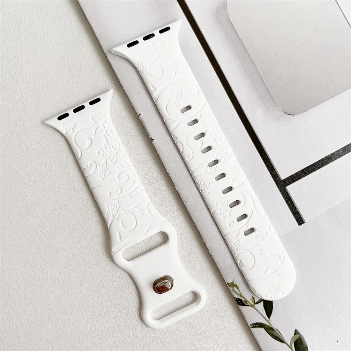 Watch Band For iWatch 42/44/45/49mm 38/40/41mm Silicone Fashion Watch Strap for Watch Series Ultra2 Se 9/8/7/6/5/4/3/2/1_voghion.com