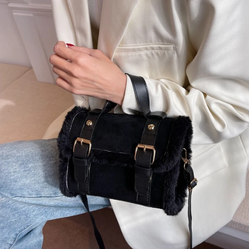 Winter Crossbody Bags for Women Shoulder Bag New Lamb Plush Velvet Bag Lady Small Square Handbag French Korea Style ショルダーウォレット