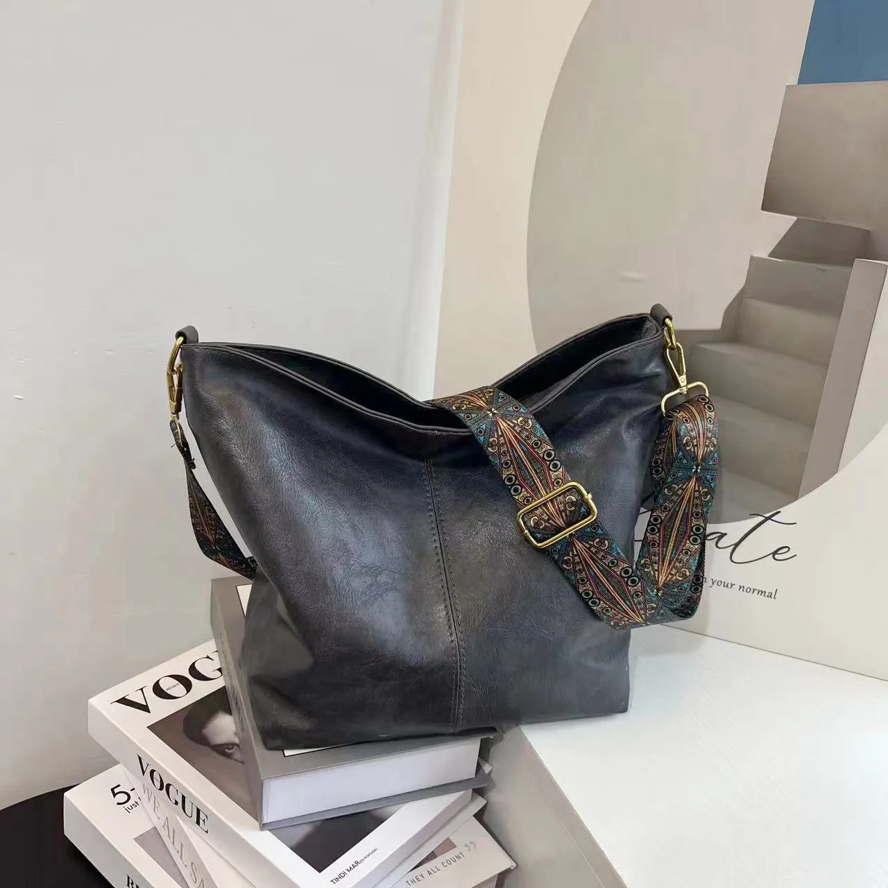 Vintage Solid Color PU Leather Women Fashion Shoulder Sling Bag Simple Wide Strap Bucket Crossbody Bag shoulder bag