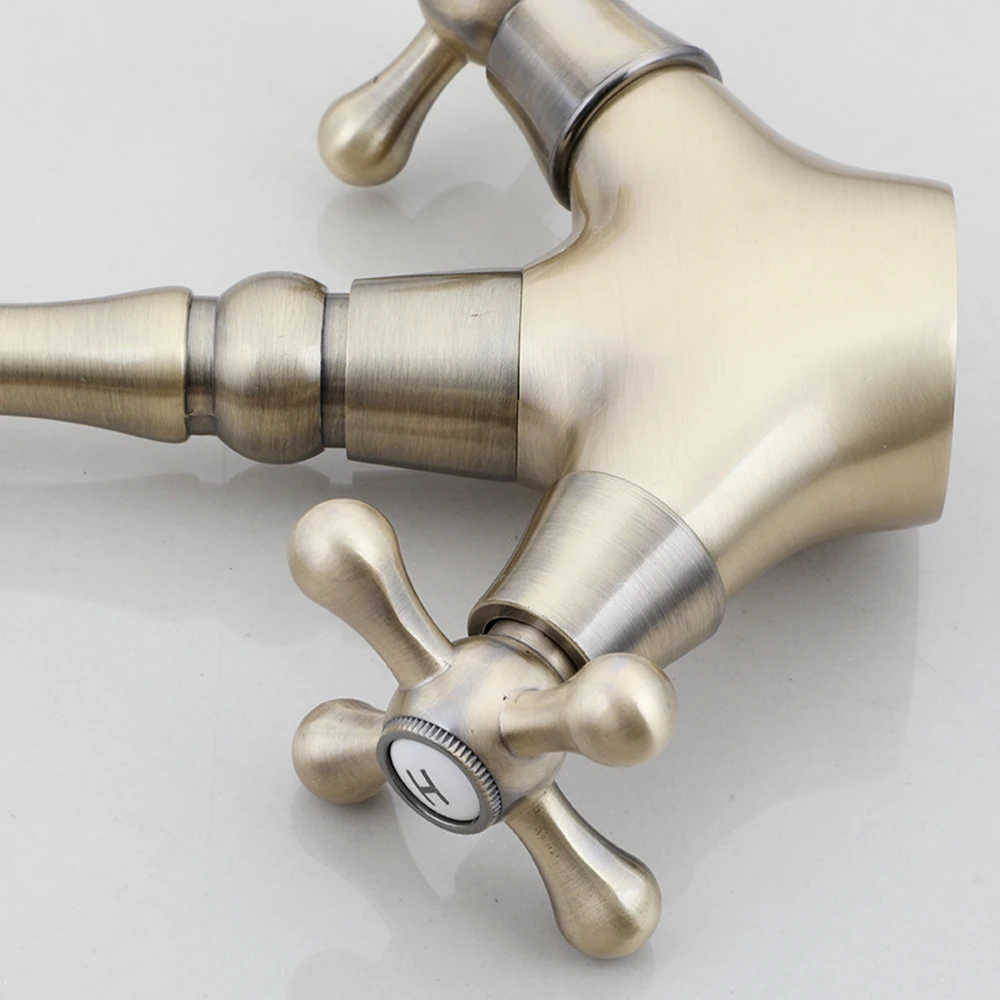 pia de cozinha, banheiro, torneira com misturador giratório