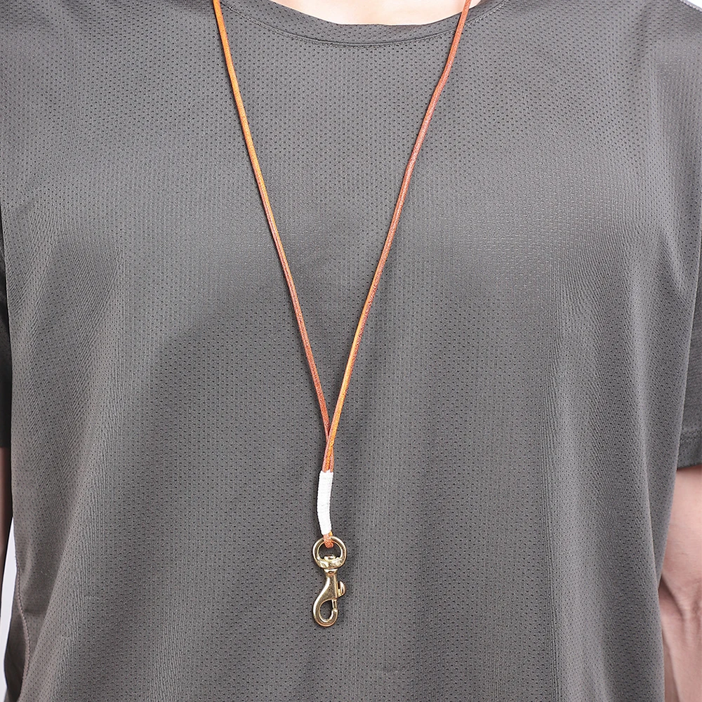 Mountaineering buckle genuine leather keychain men's anti loss rope detachable vegetable tanned leather chest tag hanging rope