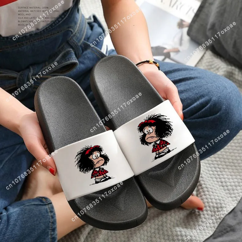 Рисунок 6 - Шлепанцы женские с забавным мультяшным рисунком