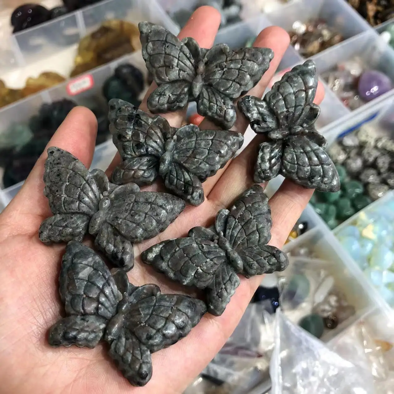 

Natural Flame Stones Butterfly Polished Quartz Gems Crystal Carved Gemstones Healing Reiki Home Decoration