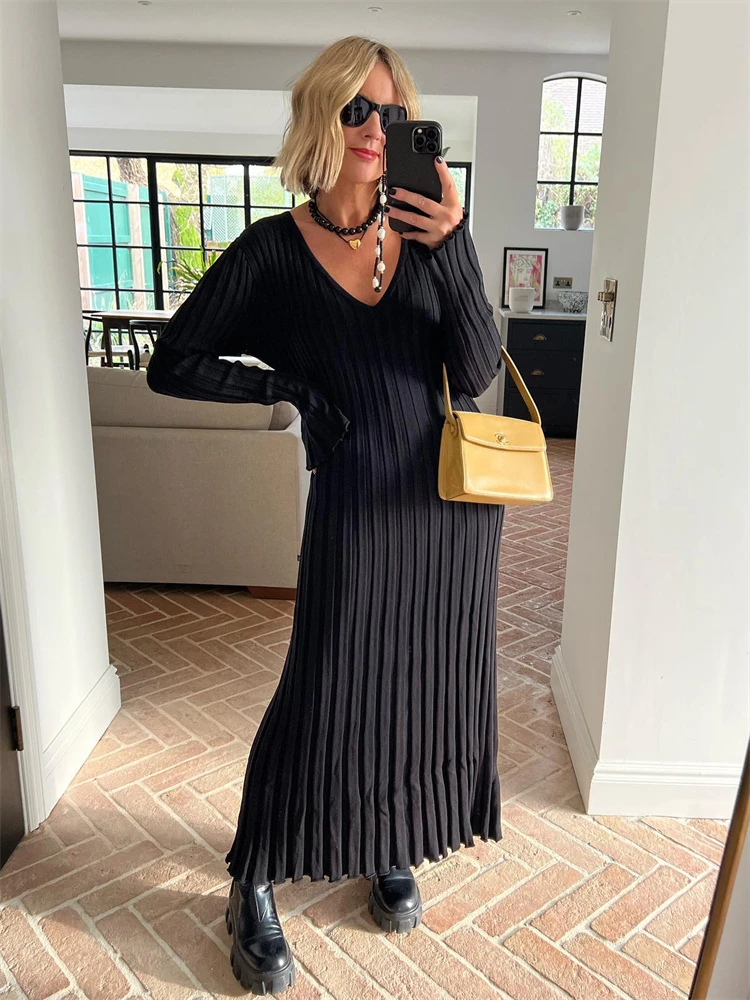 green emerald velvet dress Black Ribbed Halter Neck Maxi Dress main image 0