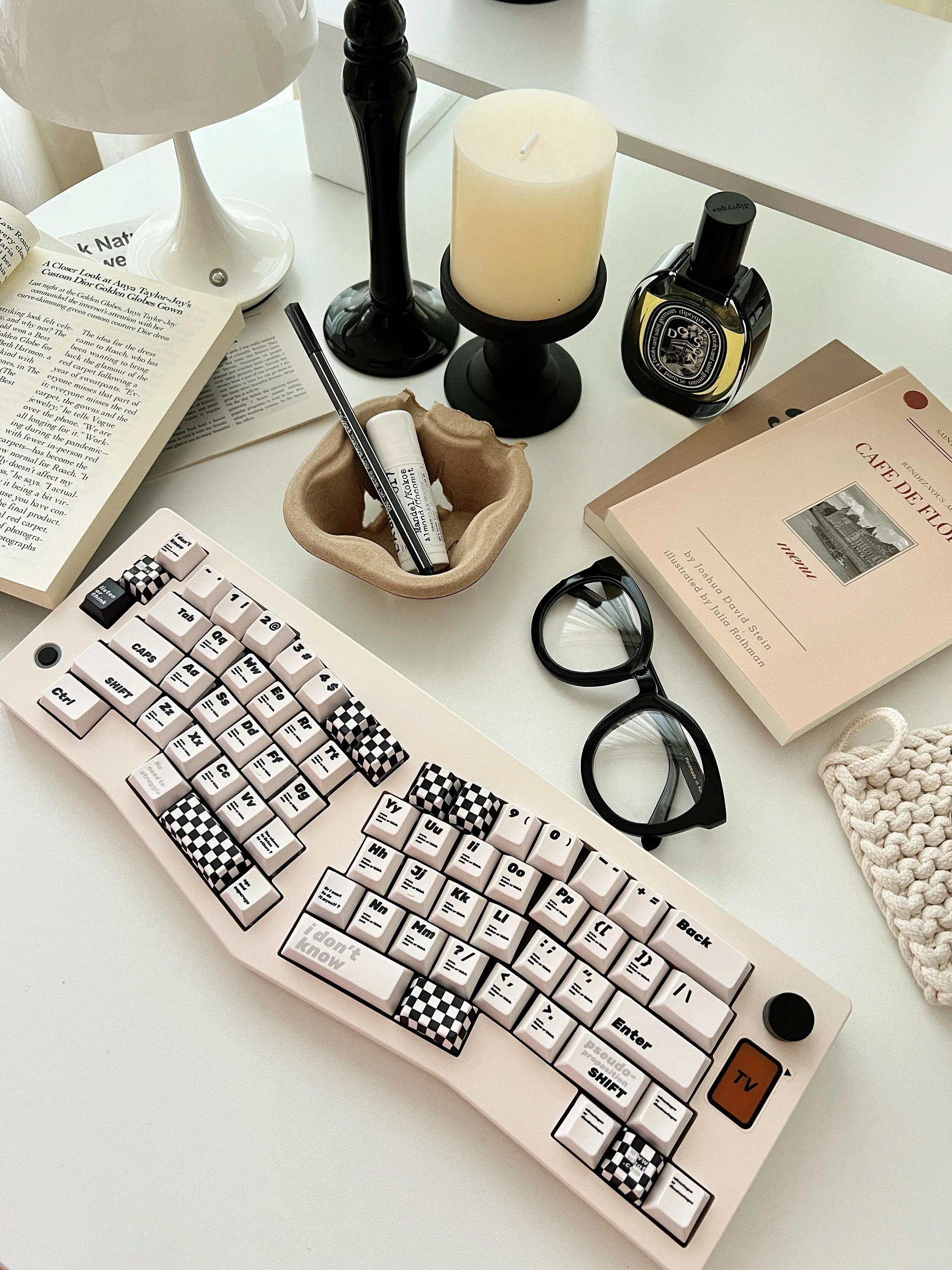 alto material PBT, apto para ANSI, layout