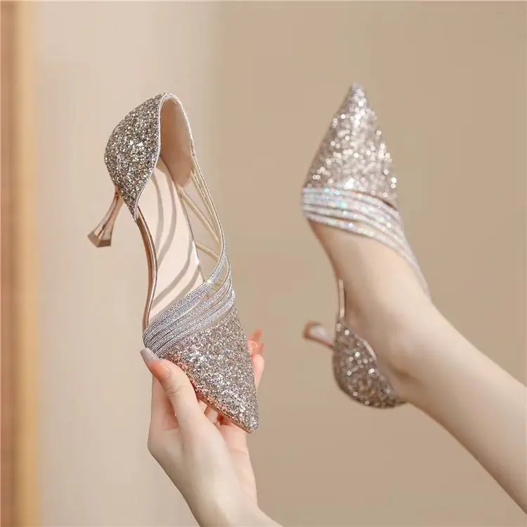 صنادل امرأة أحذية جلدية مخملية تناسب الإناث البيج...