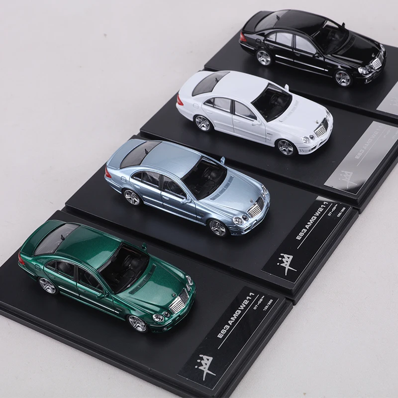 킹 모델 1:64 E63 AMG W211 다이캐스트 합금 시뮬레이션 자동차 모델 장난감 수집 전시품