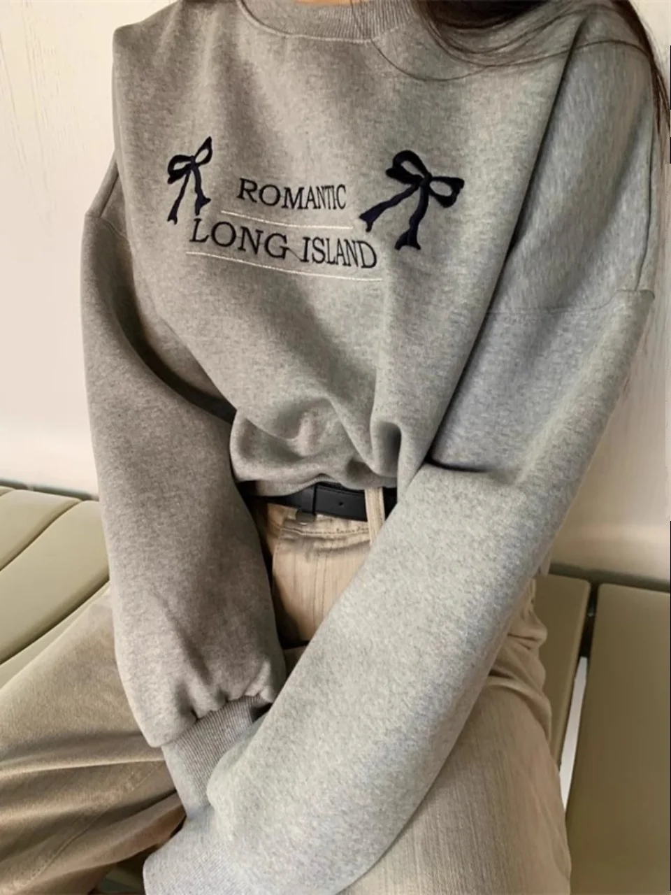 

Embroidered Bow Letter Short Sweatshirt 2024 New Spring Women's Round Neck Loose Pullover All-matched Casual Popular Sports Top