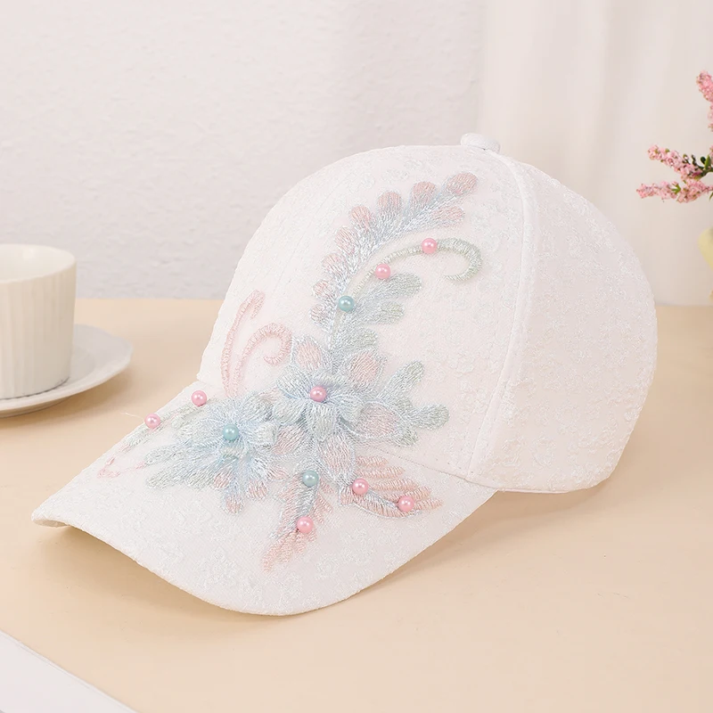 casquette blanche brodée
