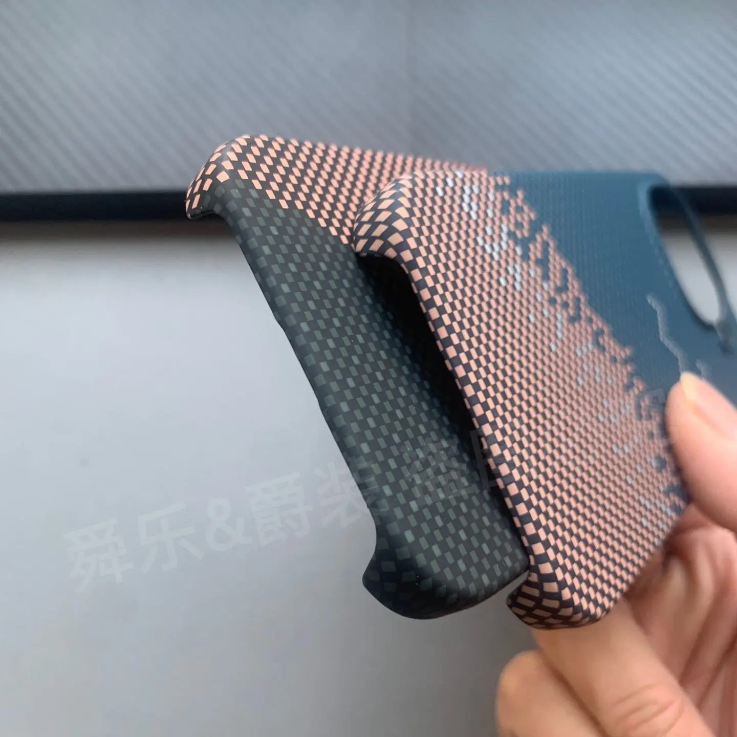 Carbon Fiber Pattern Slim Shockproof Protective Cover