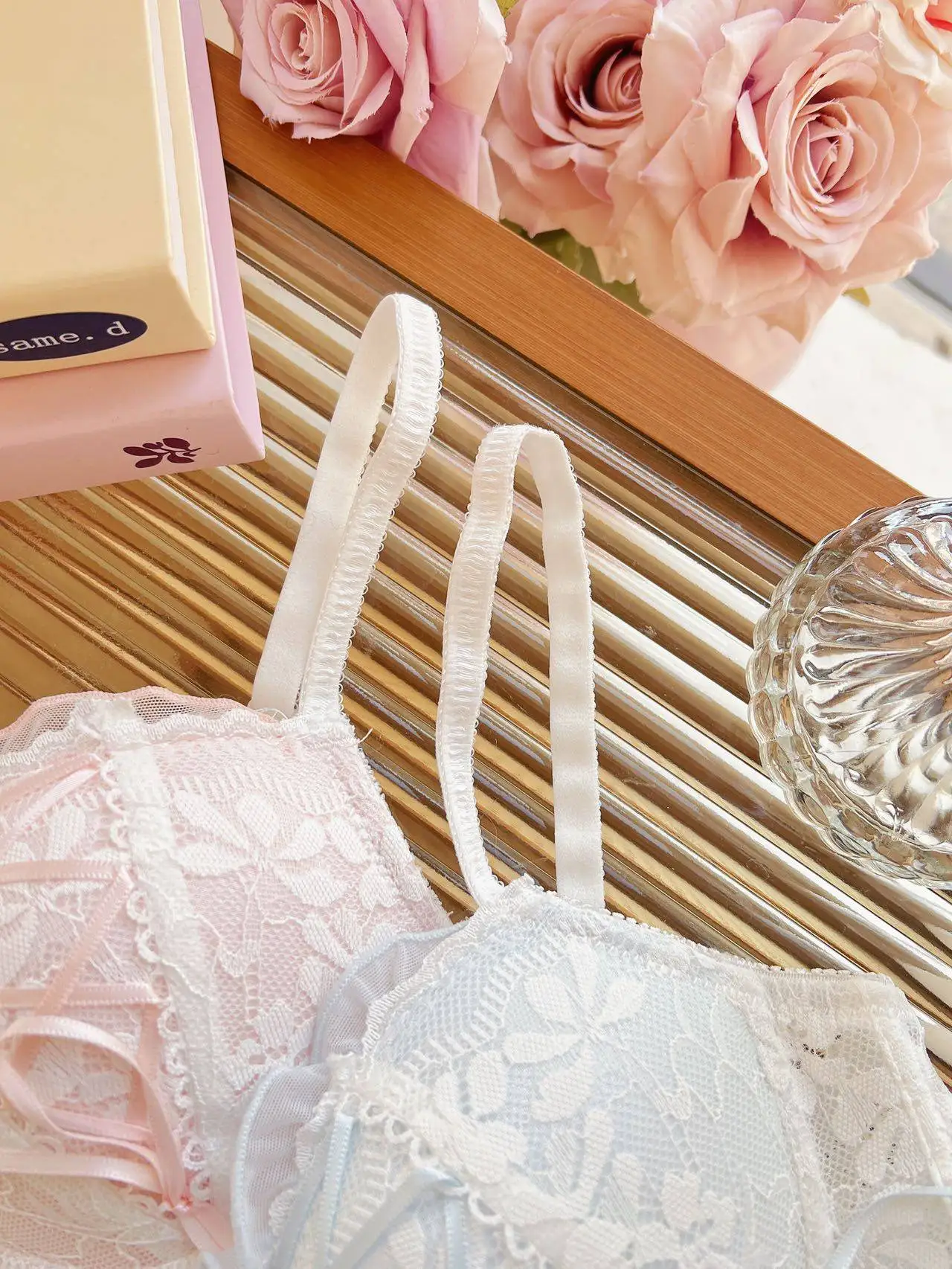 Japanischer Spitzen-dessous-set Mit Kabellosem Push-up-bh_voghion.com