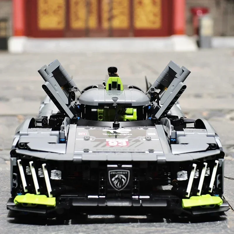 Supercar Bricks 1775pcs 9X8 24H Super Racing Car LeoMans