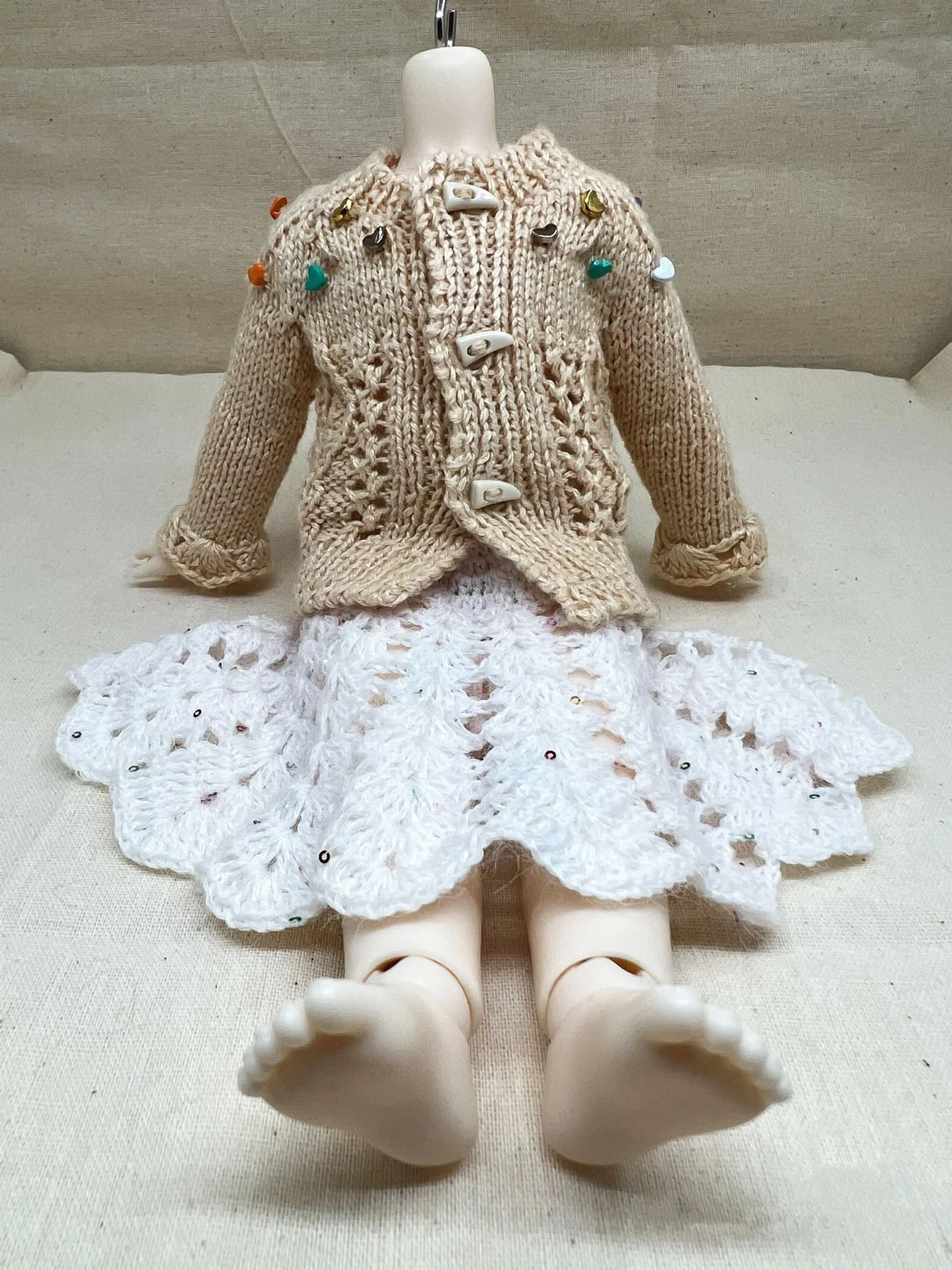 

1/6 BJD Knitwear Clothes, Doll Khaki Top White Skirt Free Shipping