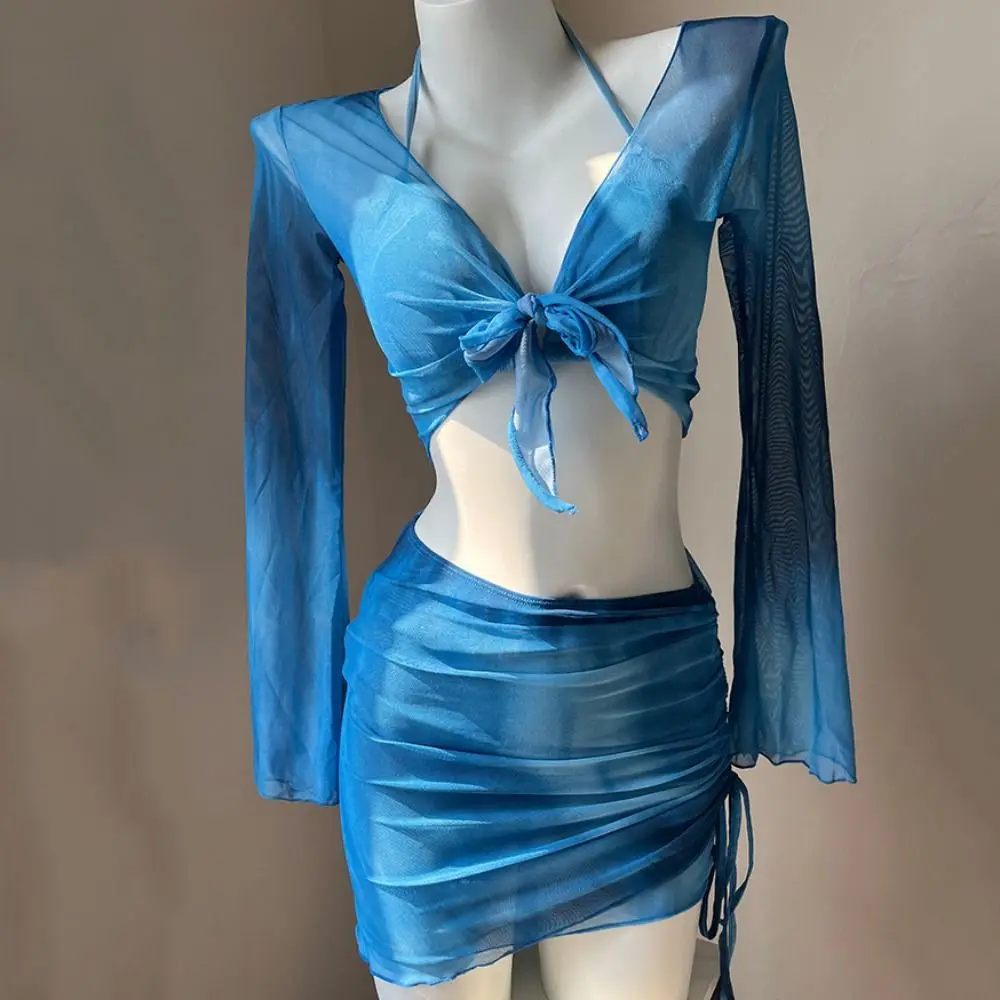 Set Bikini Tie Dye PlatiNum - Modella in posa
