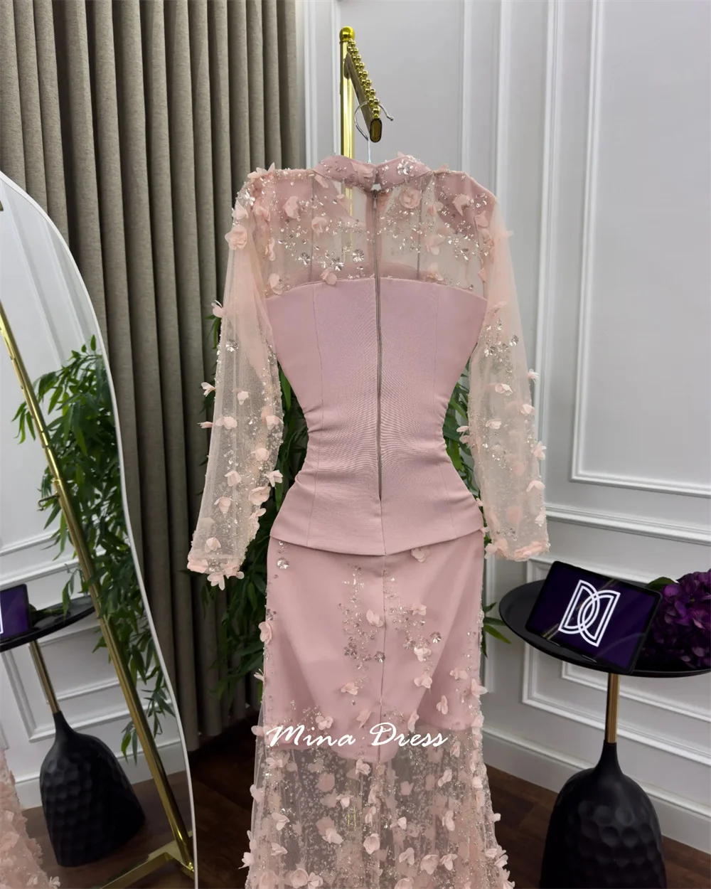 فستان سهرة مينا مخصص مزين بالزهور وأكمام طويلة فسا...