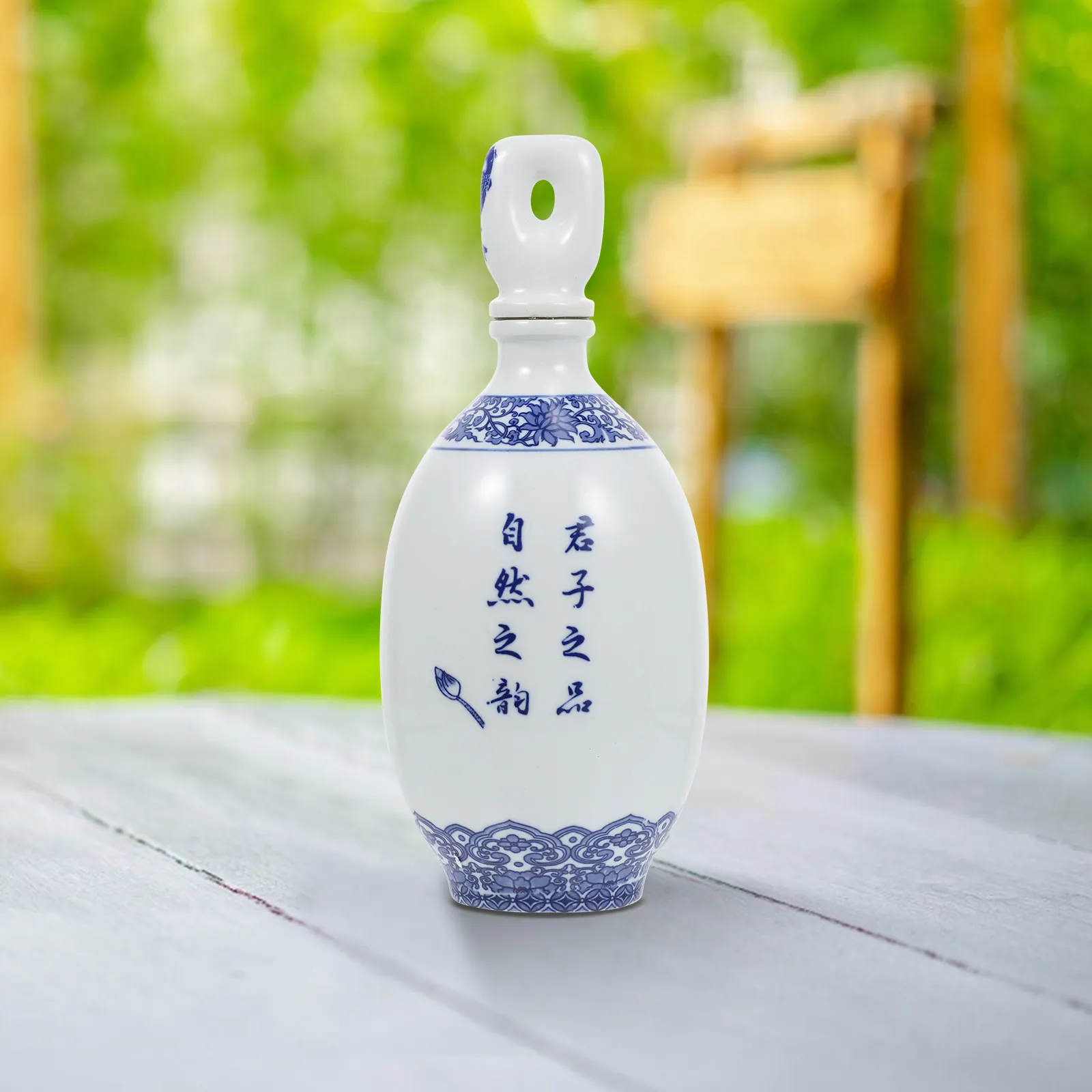 1Pcs 파란색과 흰색 세라믹 와인 병 사케 포트 홈 바 레스토랑 티 하우스를 위한 두꺼운 수제 밀봉 저장 용기