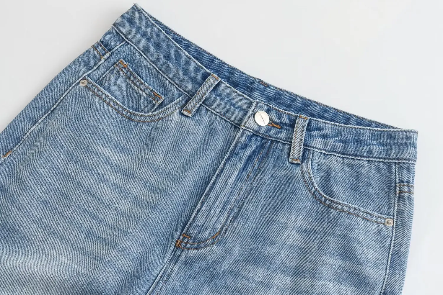 Рисунок 3 - Увядшие свободные джинсы 2023 в