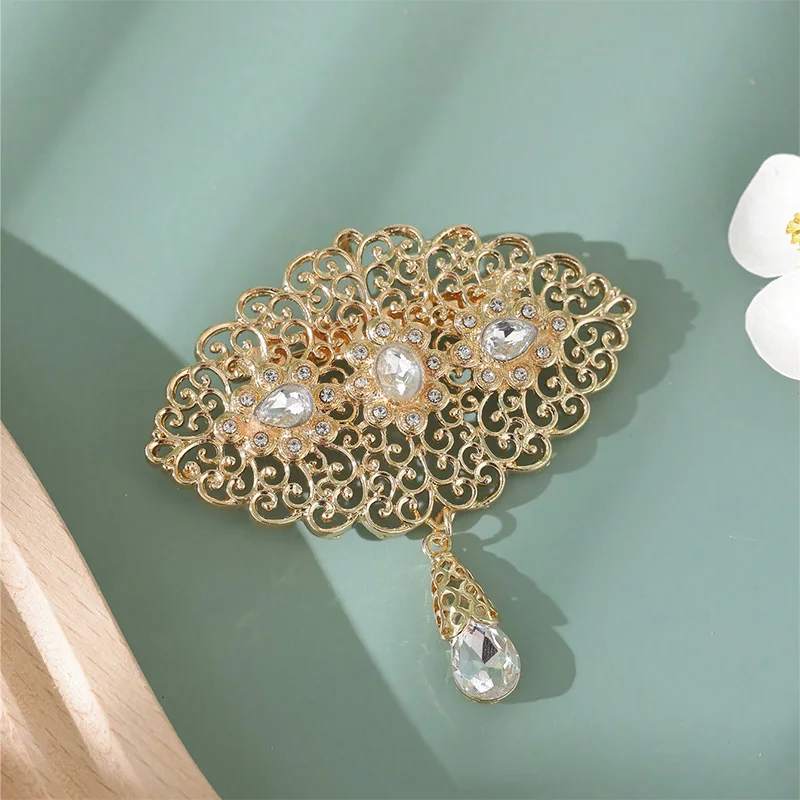 Double Clip Métal Pour Cardigan - Boucle Fantaisie Avec Détails En