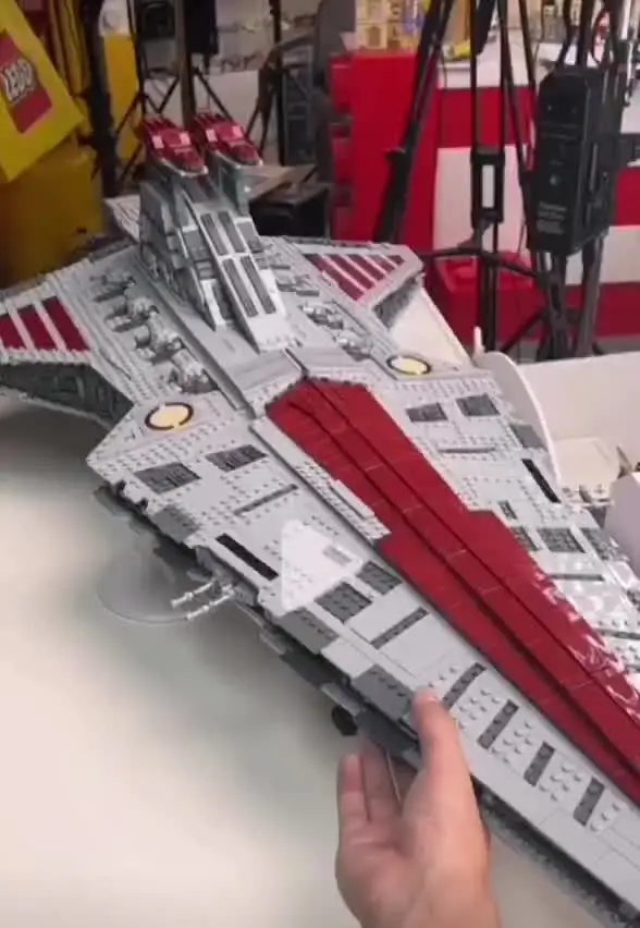 Конструктор Venator Class Republic Attacks Cruiser 75367