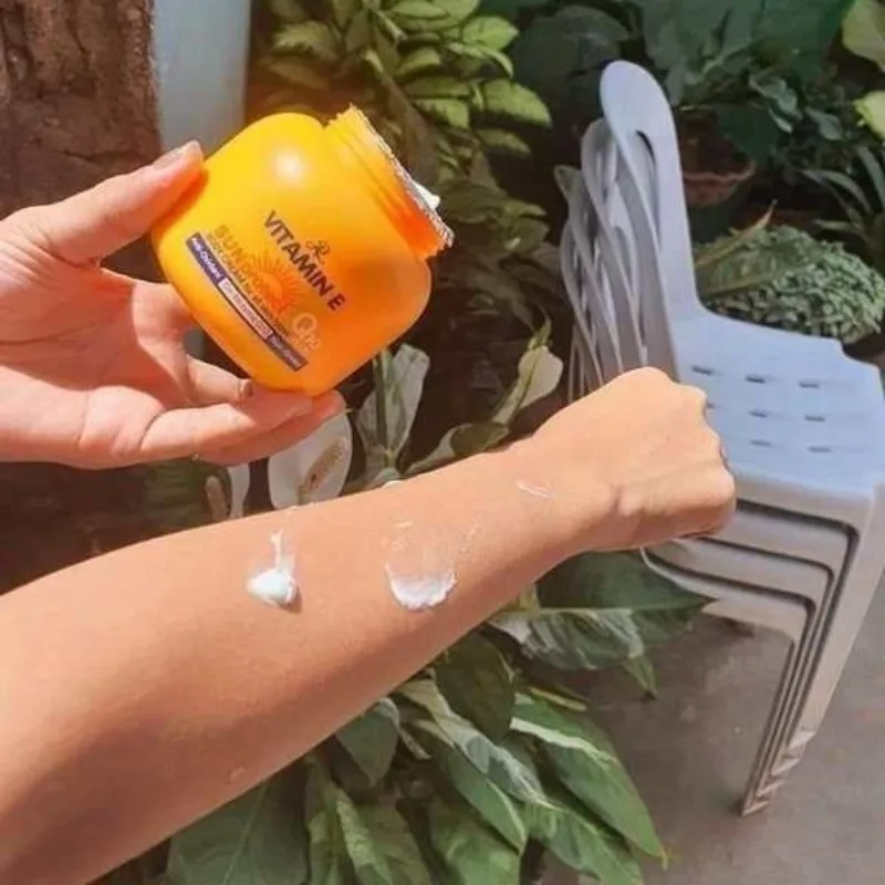 Thai Body Nourishing Cream Foot Care Vitamin E Body Lotion Deep Hydrating Cream That Can Be Used on The Face and Body 200ml 2