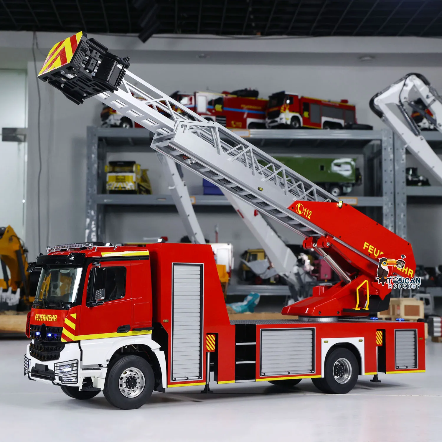 New 1/14 4X2 RC Fire Truck Metal Chassis Electric Lift Ladder Fire Engine Truck ST8 Radio 2Speed RC Toy Light Sound System Model 2