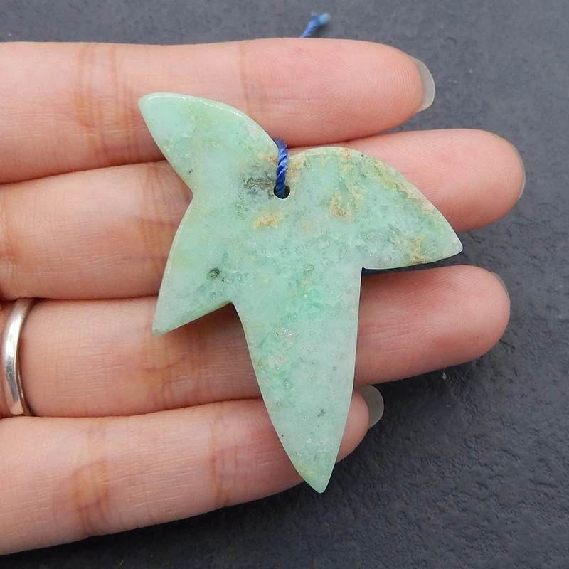 Carved Natural Stone Chrysoprase Leaf Shape Gemstone Pendant Bead 48x38x7mm 14.5g Fashion Jewelry Necklace Accessories