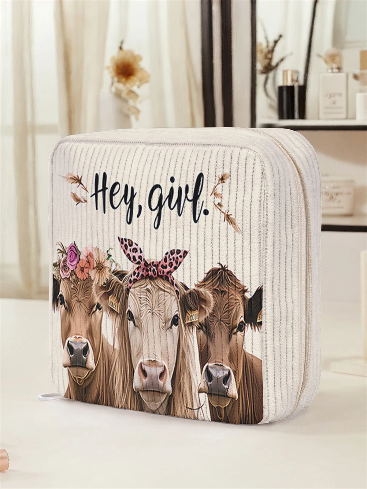 Cow pattern printed sanitary napkin storage bag, women's lightweight tissue bag, sanitary tissue bag