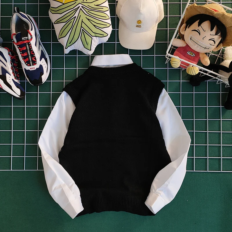 Description Picture 6 of itemSweater Vest Men Vintage Korean Style Cozy Stylish Preppy V-neck Autumn Loose Sleeveless Clothing Knitwear Retro Clothing V09