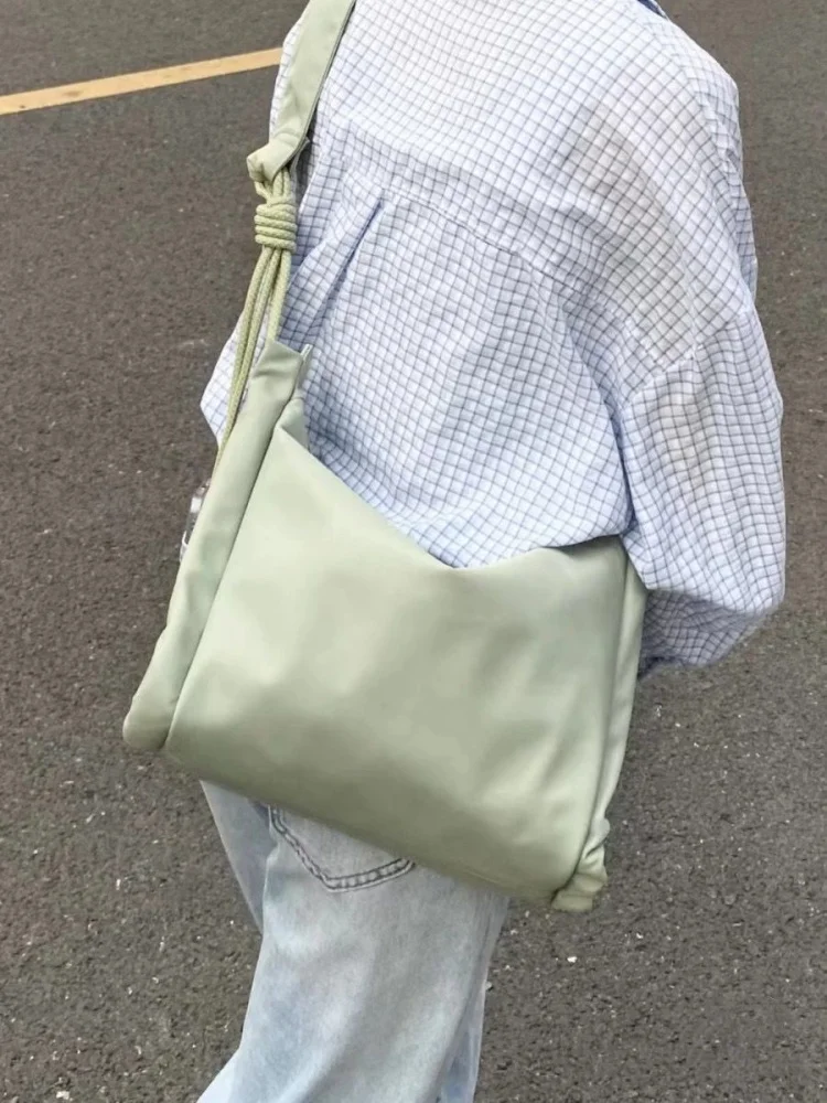 Рисунок 4 - Женская сумка через плечо