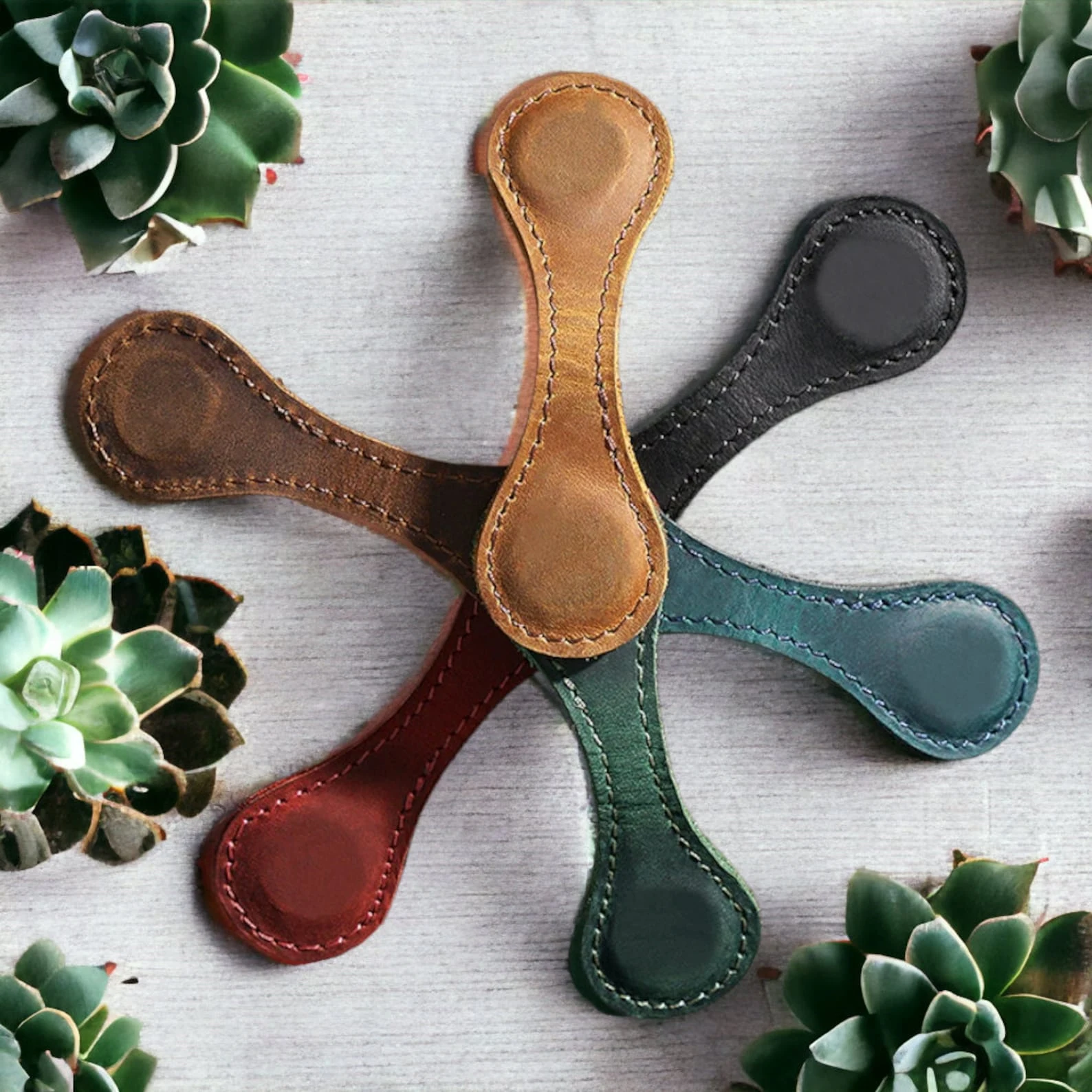 Personalized Memorial Leather Bookmark with Name Magnetic Bookmark Clasp MOM DAD LOVE Day Birthday Gift