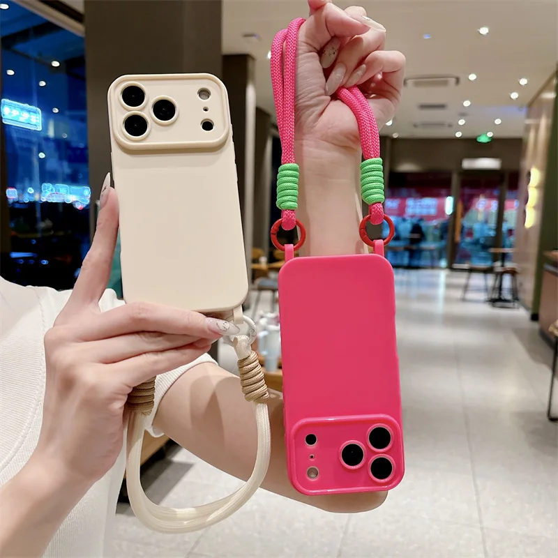 Luxury TPU Crossbody Lanyard Phone Case with Handheld Short Rope Soft Cover