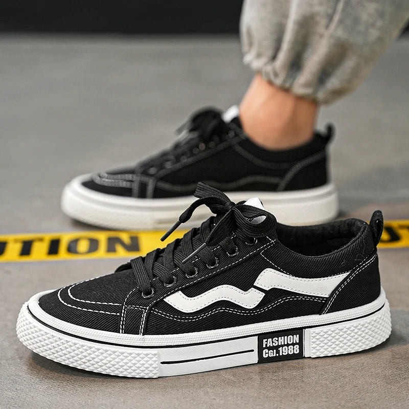 Classic Red Vulcanized Canvas Shoes Men Summer Comfortable Breathable Casual Sneakers Man Fashion Outdoor Men's Skateboard Shoes