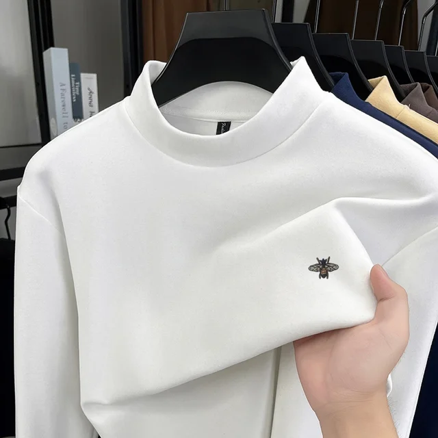 Camiseta de manga larga de otoño para hombre, chaqueta de plumón con bordado de abejas y cuello medio alto, camisa de capa Base, ropa informal sin hierro para hombre