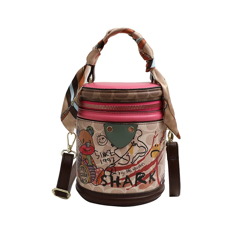 Advanced Women's Bag Network Red Little Bear Graffiti Bucket Bag 2023 New Personalized Shoulder Bag Trend Versatile Handbag