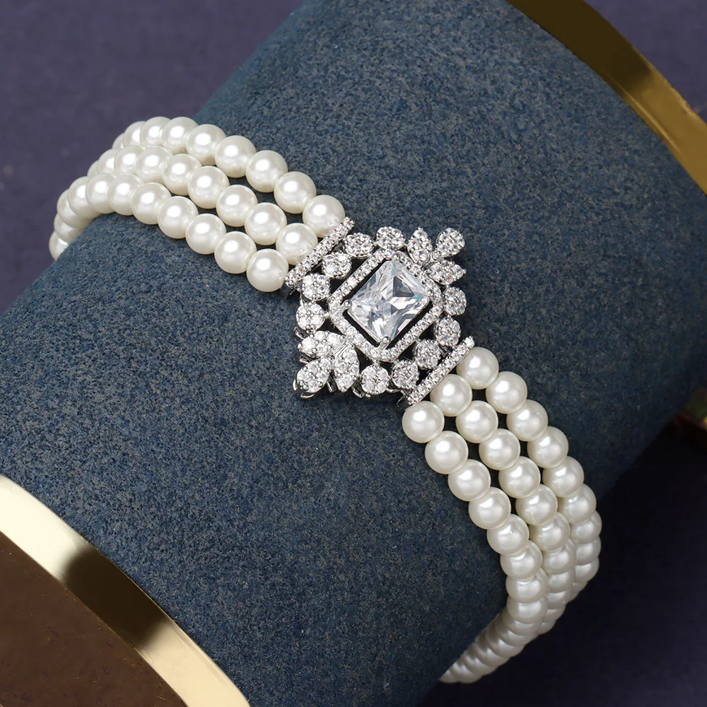 طقم مجوهرات لؤلؤ فاخر بتصميم ملكي