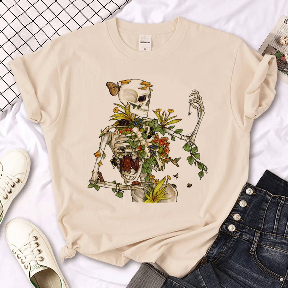 

Женская футболка с рисунком костей и ботанов