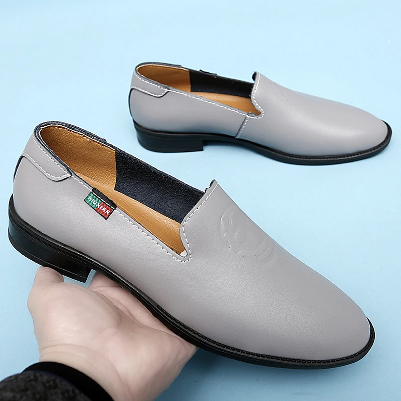 

Hot Selling Breathable Flat Shoes Europe America Men's Loafers Soft Soles Anti Slip Driving Shoes Men's Leather Casual Shoes