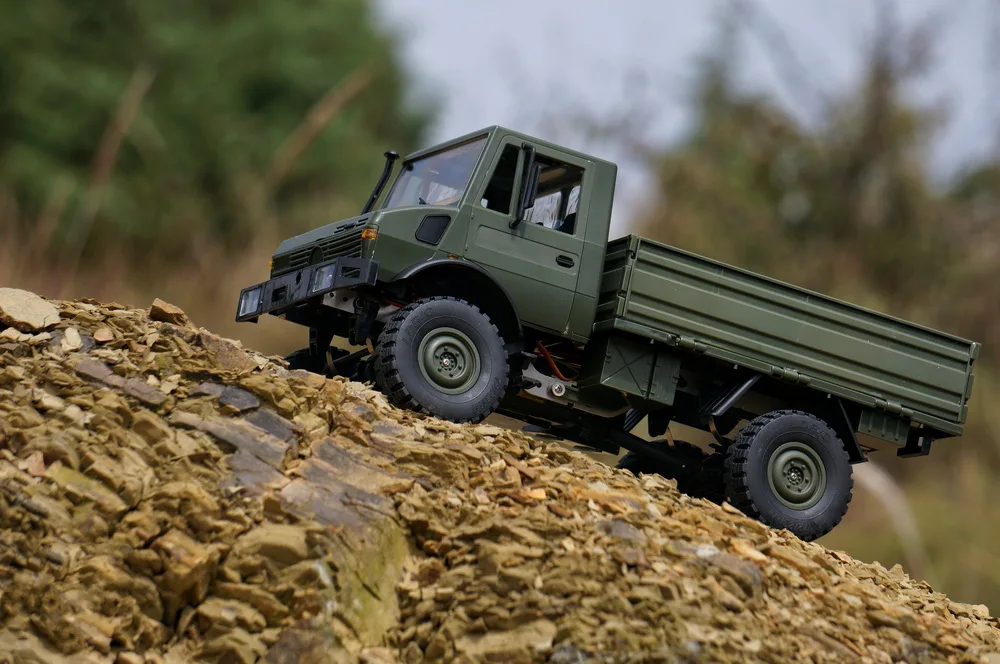 Camion télécommandé Militaire 1/12