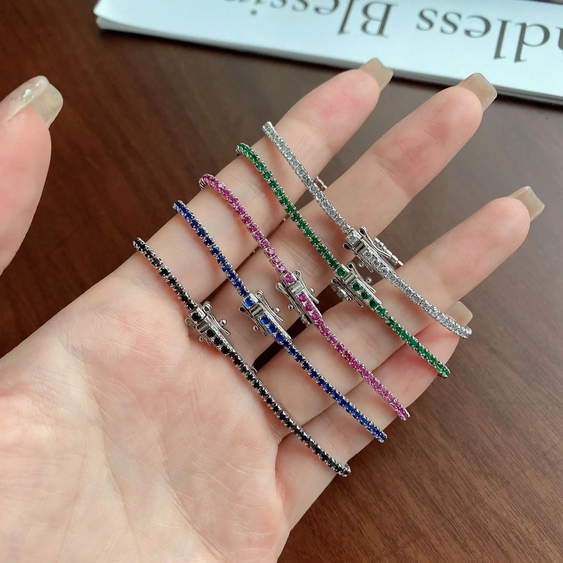 

Браслет женский из серебра 925 пробы с фианитом, 2 мм