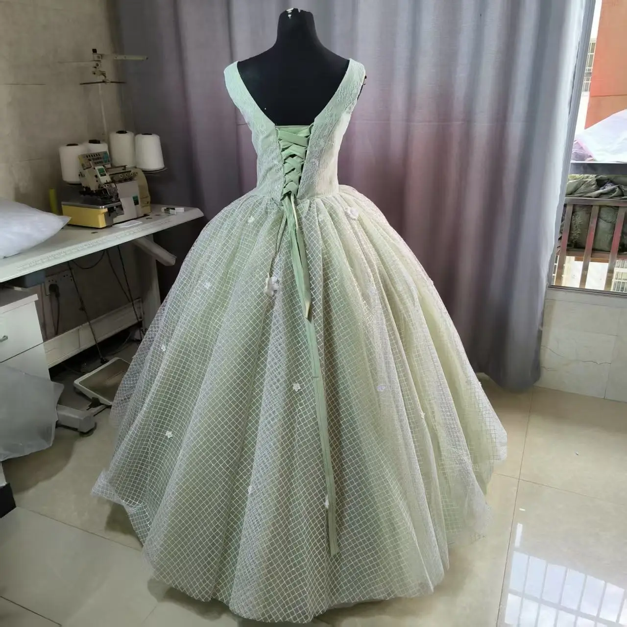 Y&M Novias New Green Quinceanera Dresses Party Prom Ball Gown Classic Lace Embroidery Bead Vintage Plus Szie