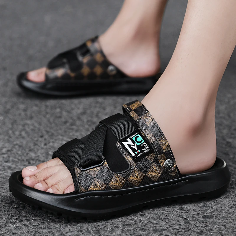 Summer New Ultra Light Soft Soled Slippers for Men, Trendy and Versatile, Breathable and Non Slip, Straight Drag Beach Shoes