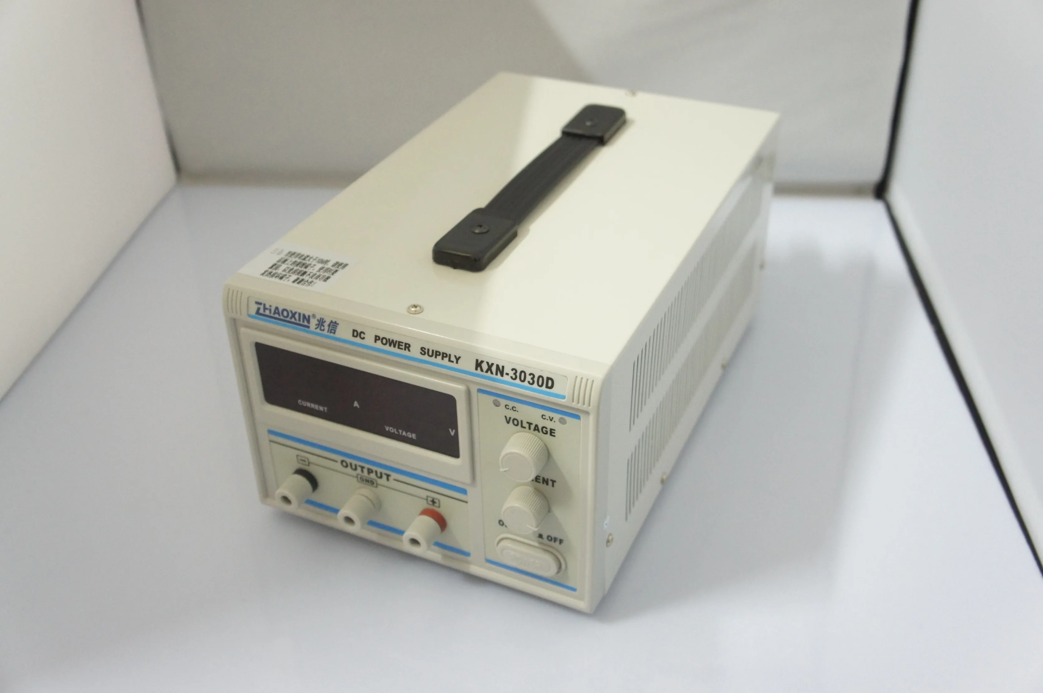 Digital KXN-3030D Precision Variable Adjustable 30V 30A DC Power Supply detail image 3