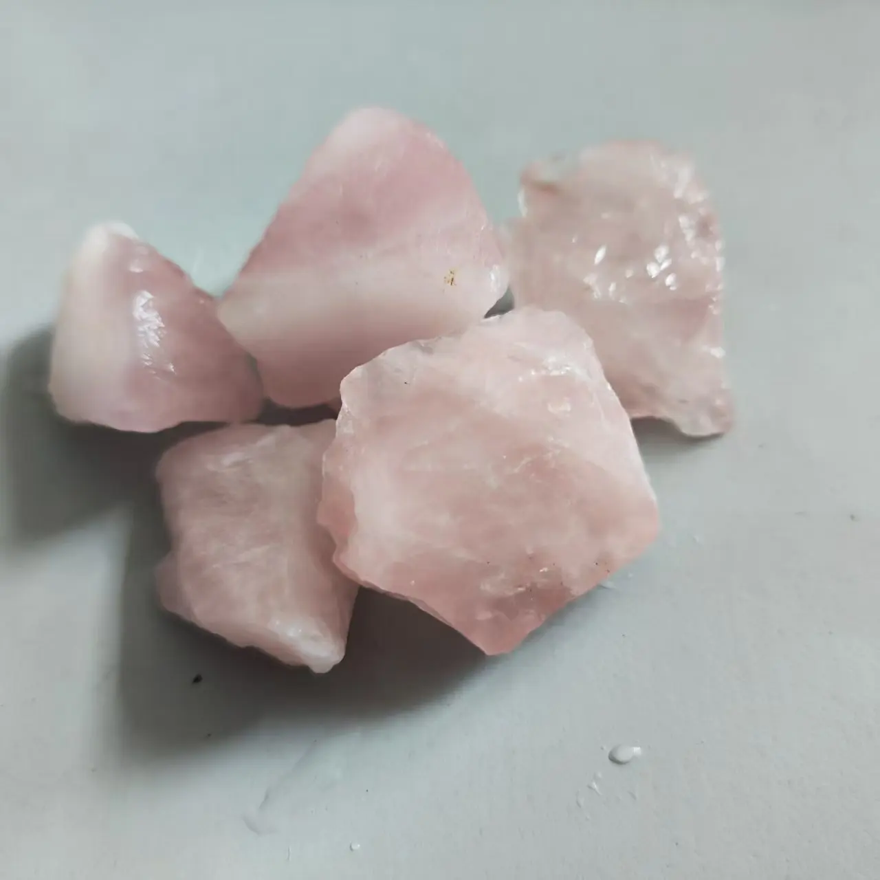 Natural Rose Quartz Pink Crystal Stone Home Decoration Stone Healing Mineral Specimen Rough Quartz Pink Crystal Gemstones