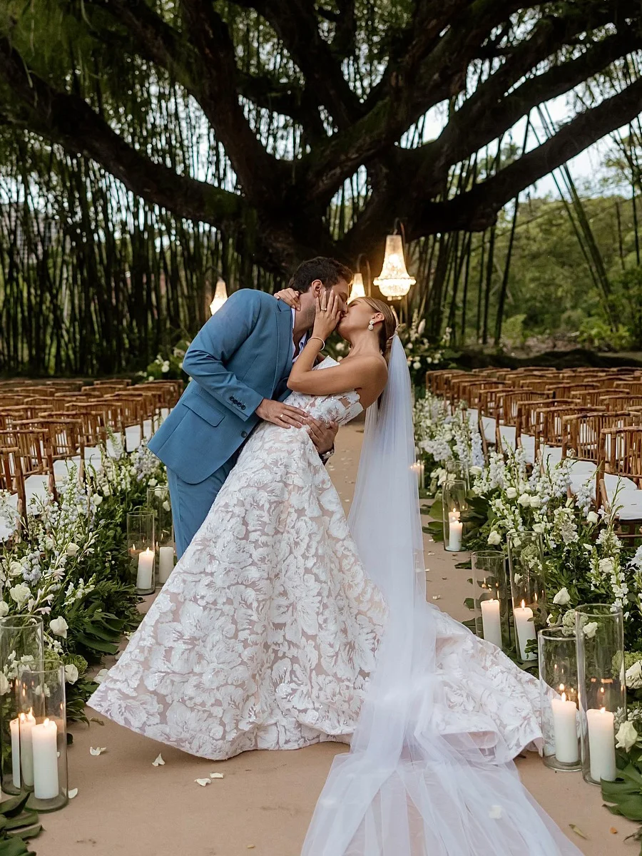Wedding Dresses Strapless A-Line Dress with Lace Appliques Floral Silhouette