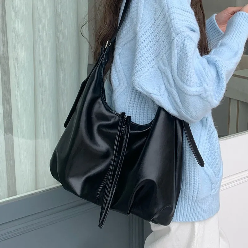 Abandoned earth style retro armpit bag, women's autumn and winter new fashion tote bag, large capacity crossbody bag