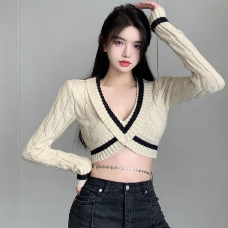 Рисунок 6 - Женский винтажный укороченный свитер Deeptown Y2K